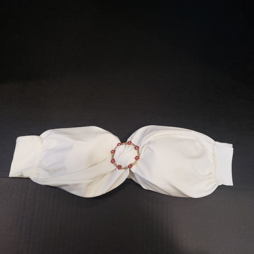 Cia Martima White Strapless Bikini Top With Front Circle Flower Hardware